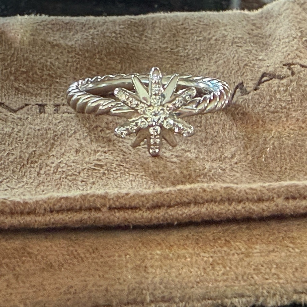 David Yurman Petite Starburst Ring with Diamonds - Picture 10 of 12